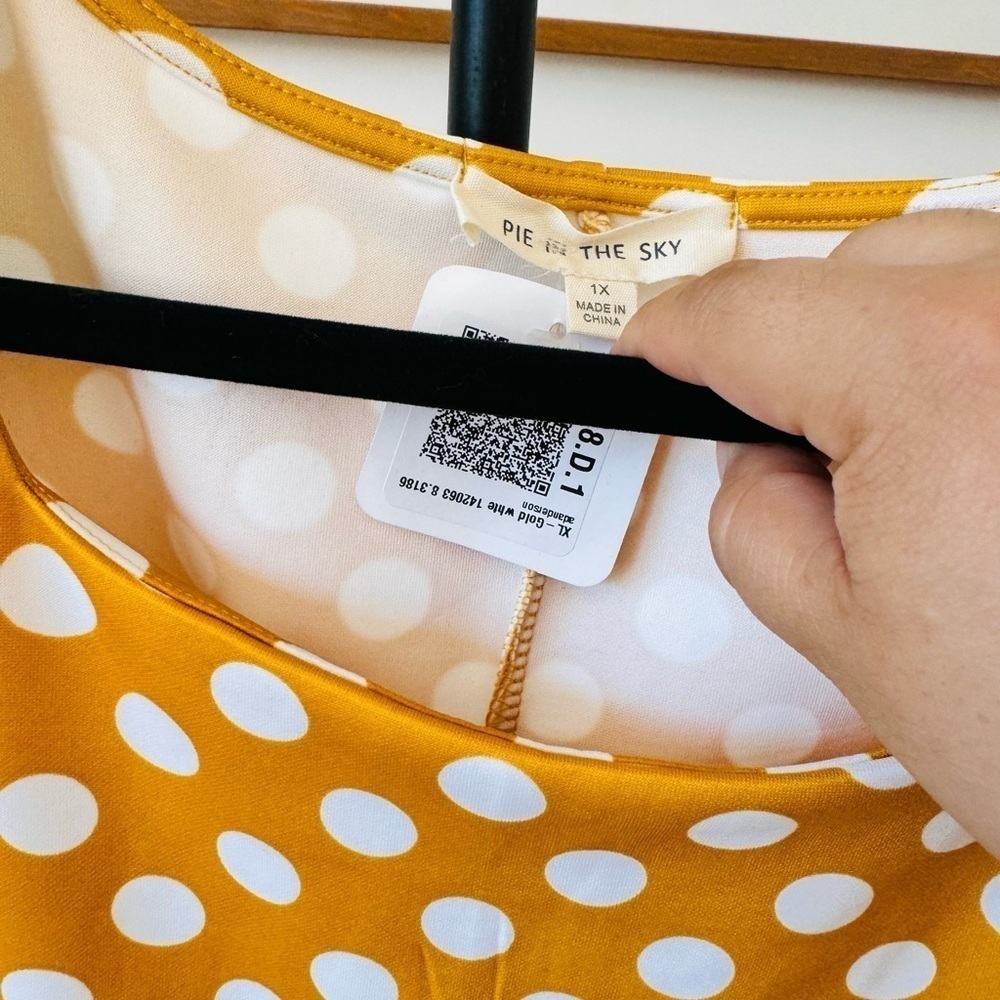NWT Beautiful mustard, yellow, extra large polkadot stretchy dress - Picture 8 of 10